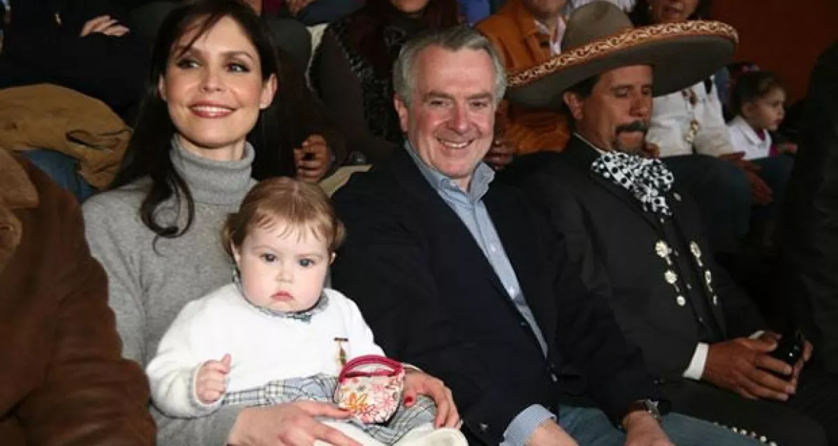 La pareja se dio el `SíÂ´ ante 120 invitados.