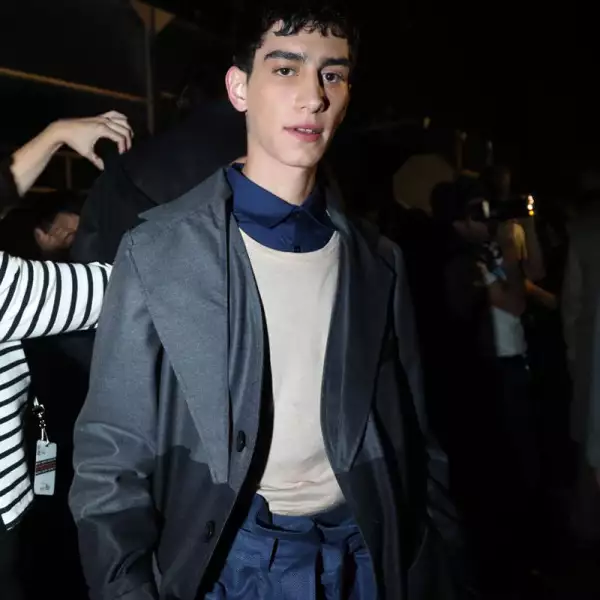 Boyfriends-Shirt-MBFWMx-Grey-Trenchcoat-Backstage