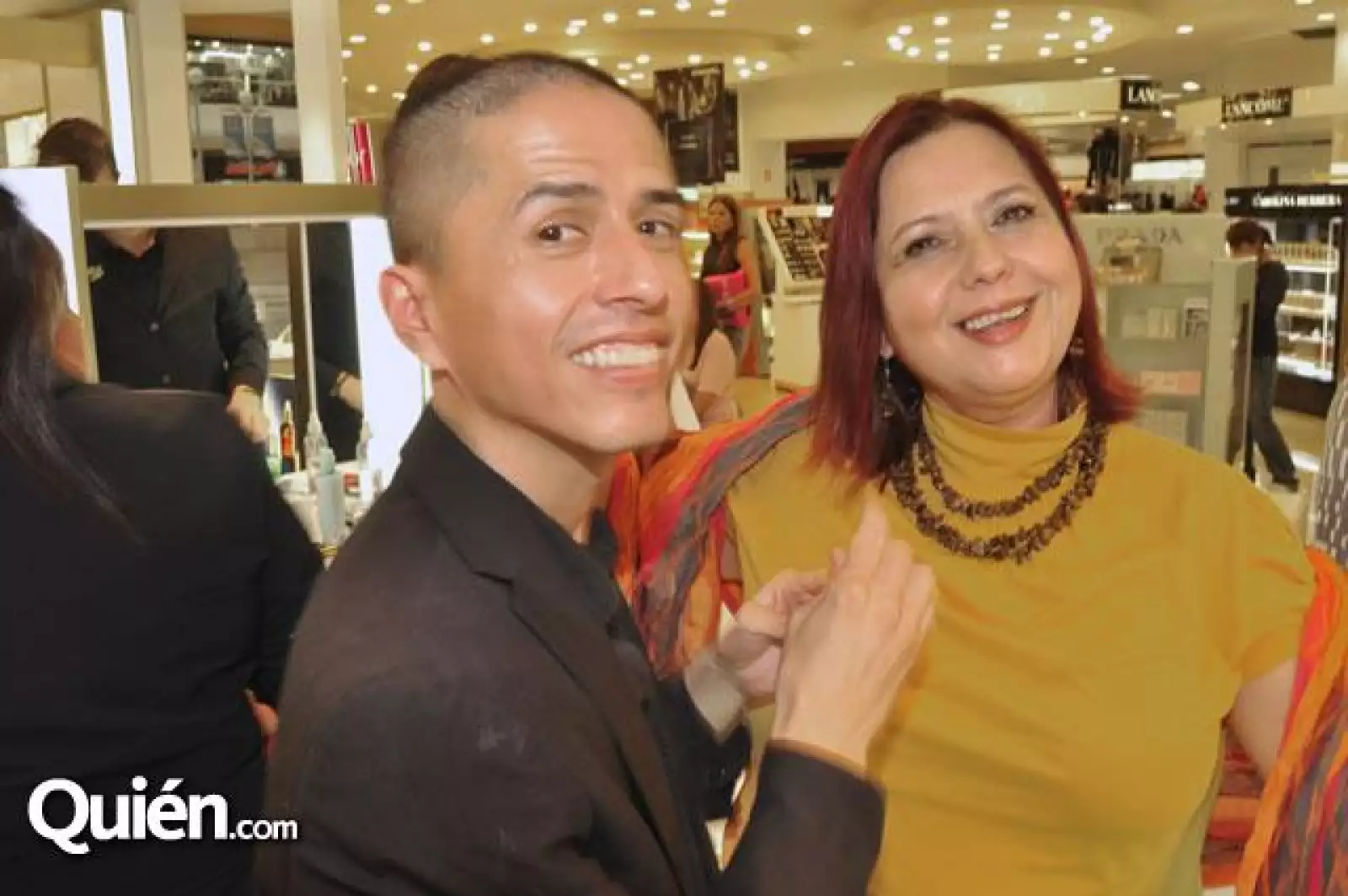 Apertura del mostrador de  Estee Lauder