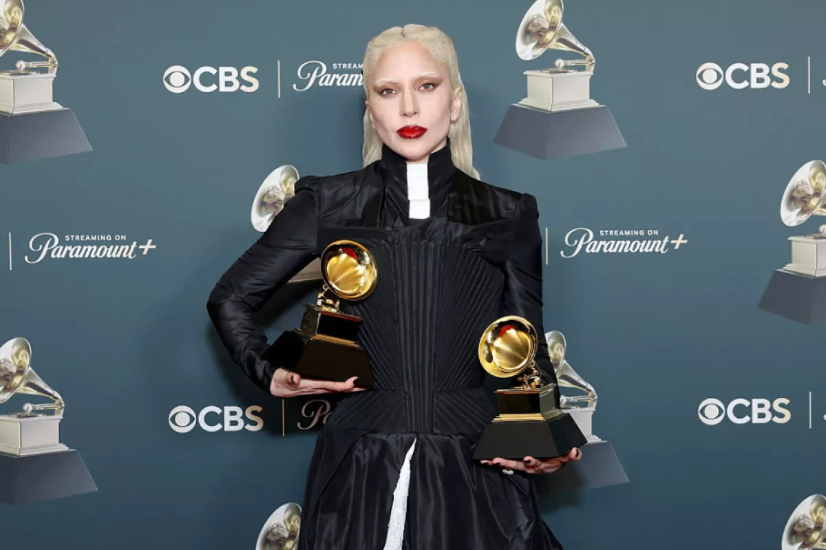 lady gaga catálogo sony music.png