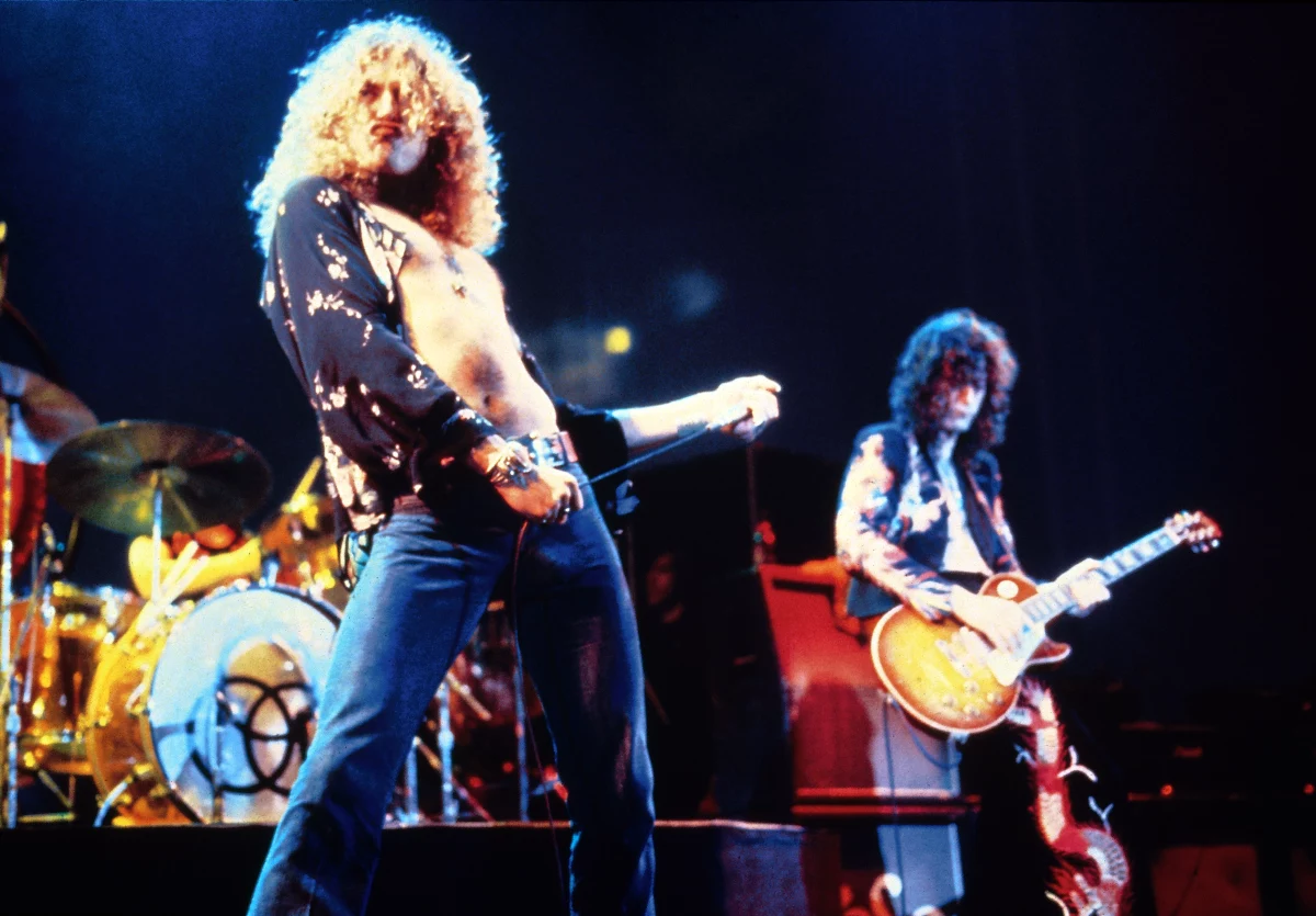 Robert Plant (izquierda) y Jimmy Page de Led Zeppelin deberán declarar porque hay mucha similitud entre una de sus canciones más populares con la de otra banda de rock.