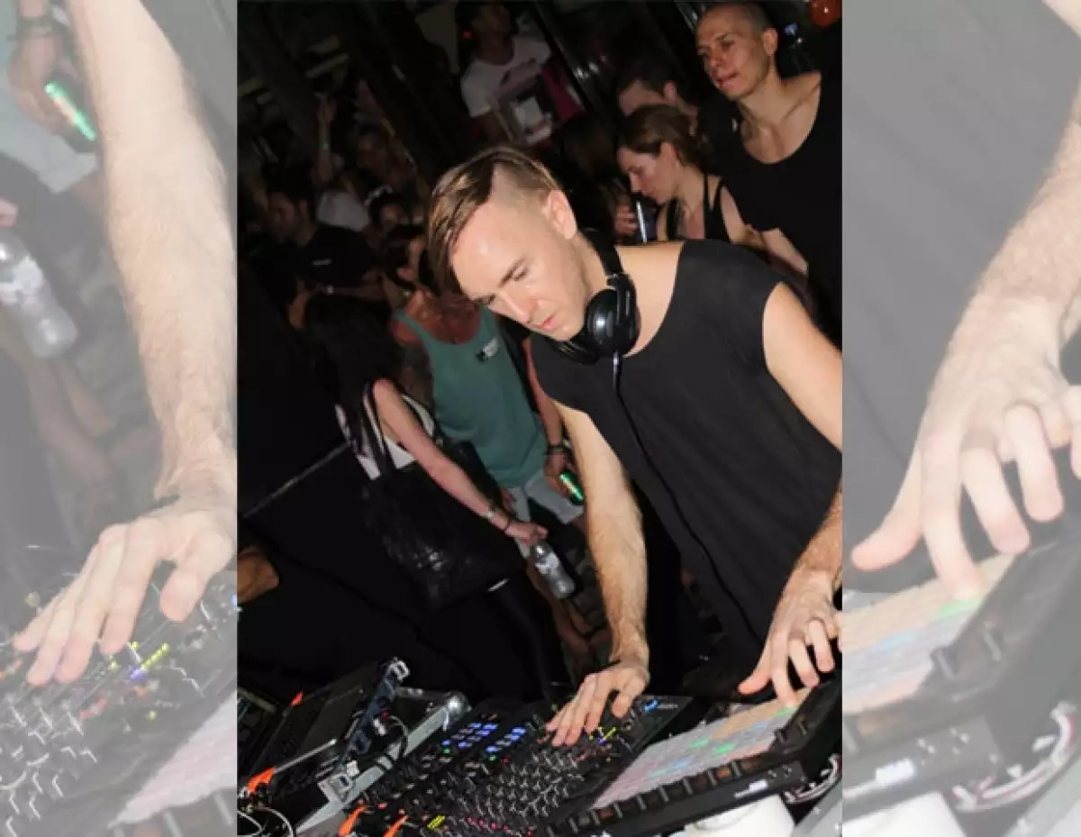 Richie Hawtin en Blue Parrot