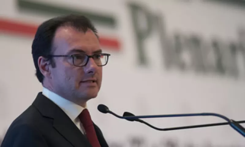 Videgaray entregó este viernes el Paquete Económico al Congreso. (Foto: Cuartoscuro)