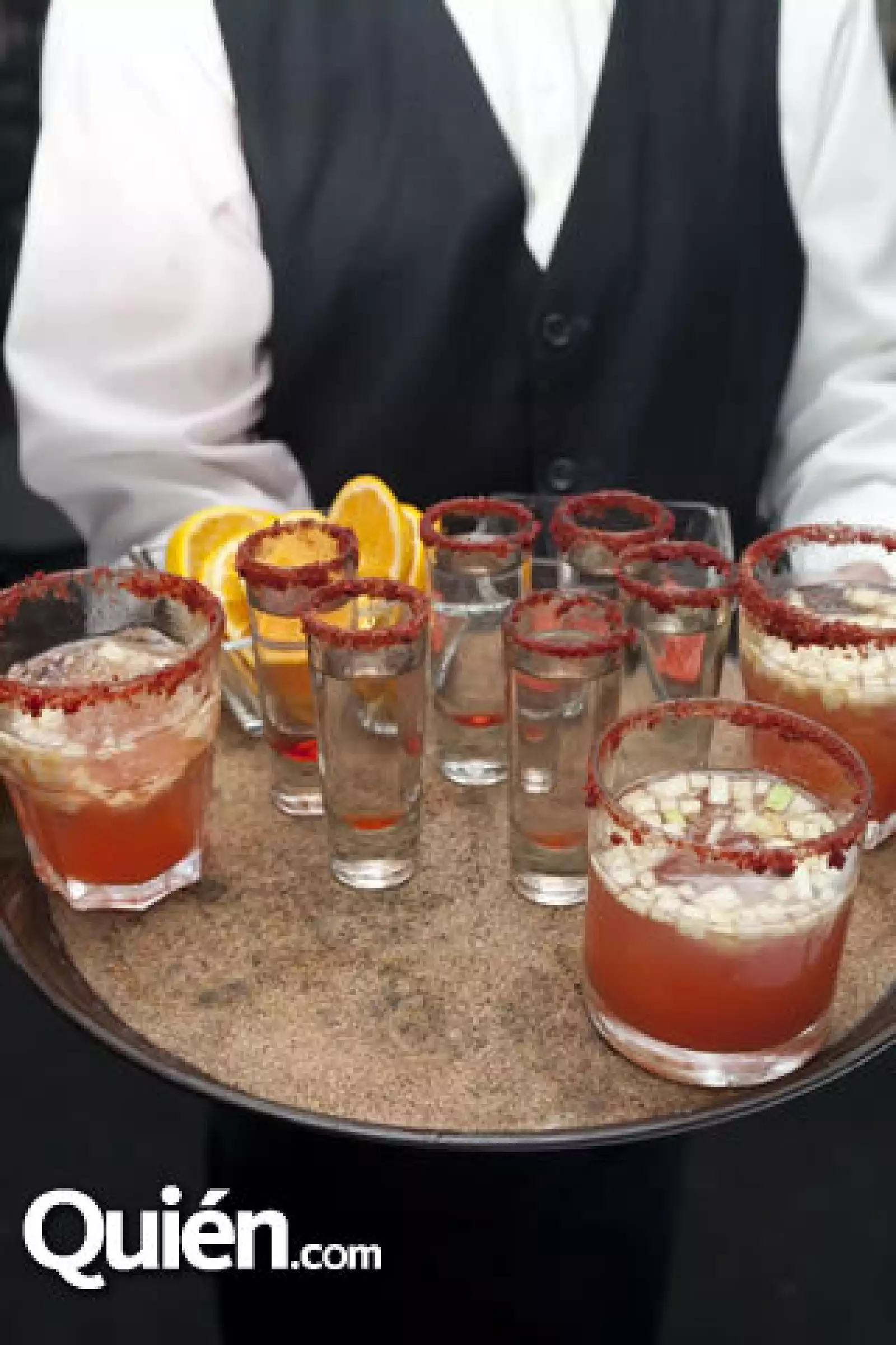 Cocteles de bienvenida; Coctel Apple Mix y Mezcal