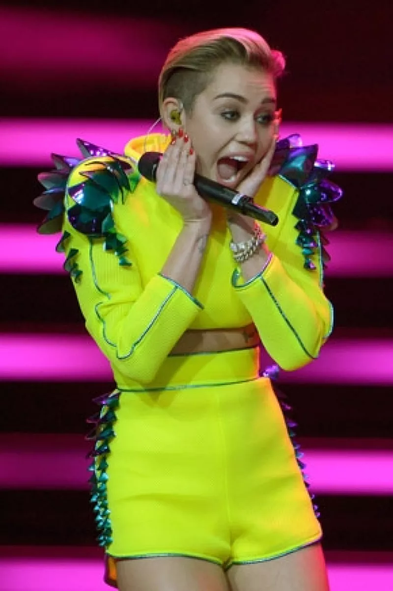 El 23 de noviembre la cantante cumplirá la mayoría de edad en Estados Unidos, por ello ha decidido organizar una velada con tema sadomasoquista, a la que espera, acuda su ex prometido.