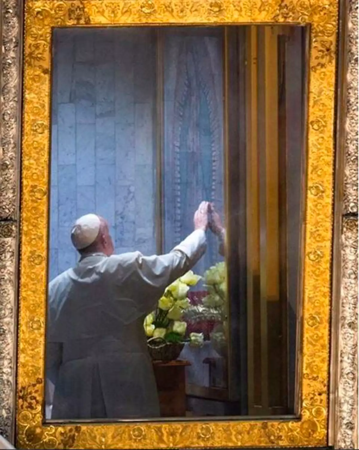El Papa al pie de la Virgen de Guadalupe.