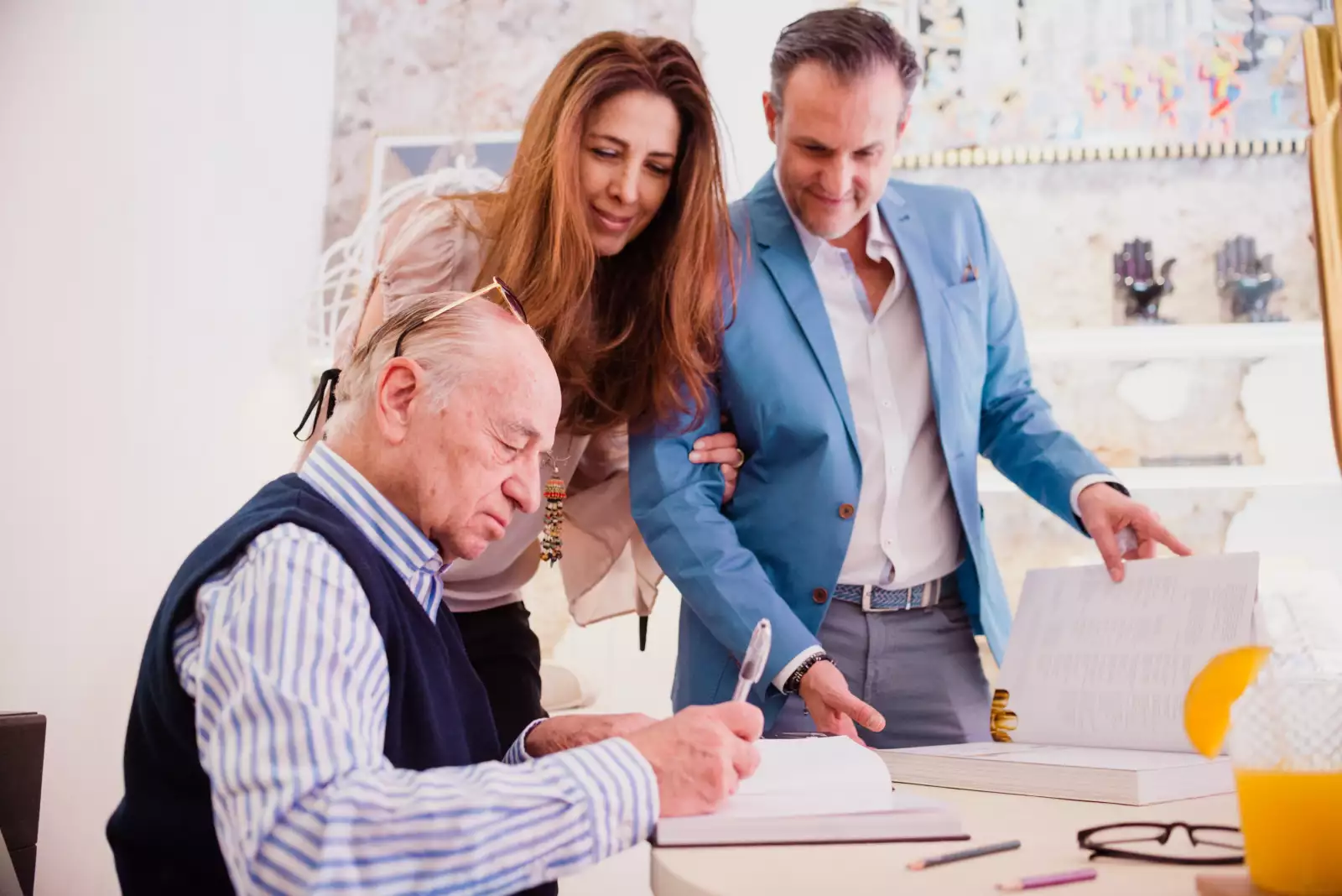 Pedro Friedeberg para una exclusiva firma de libros