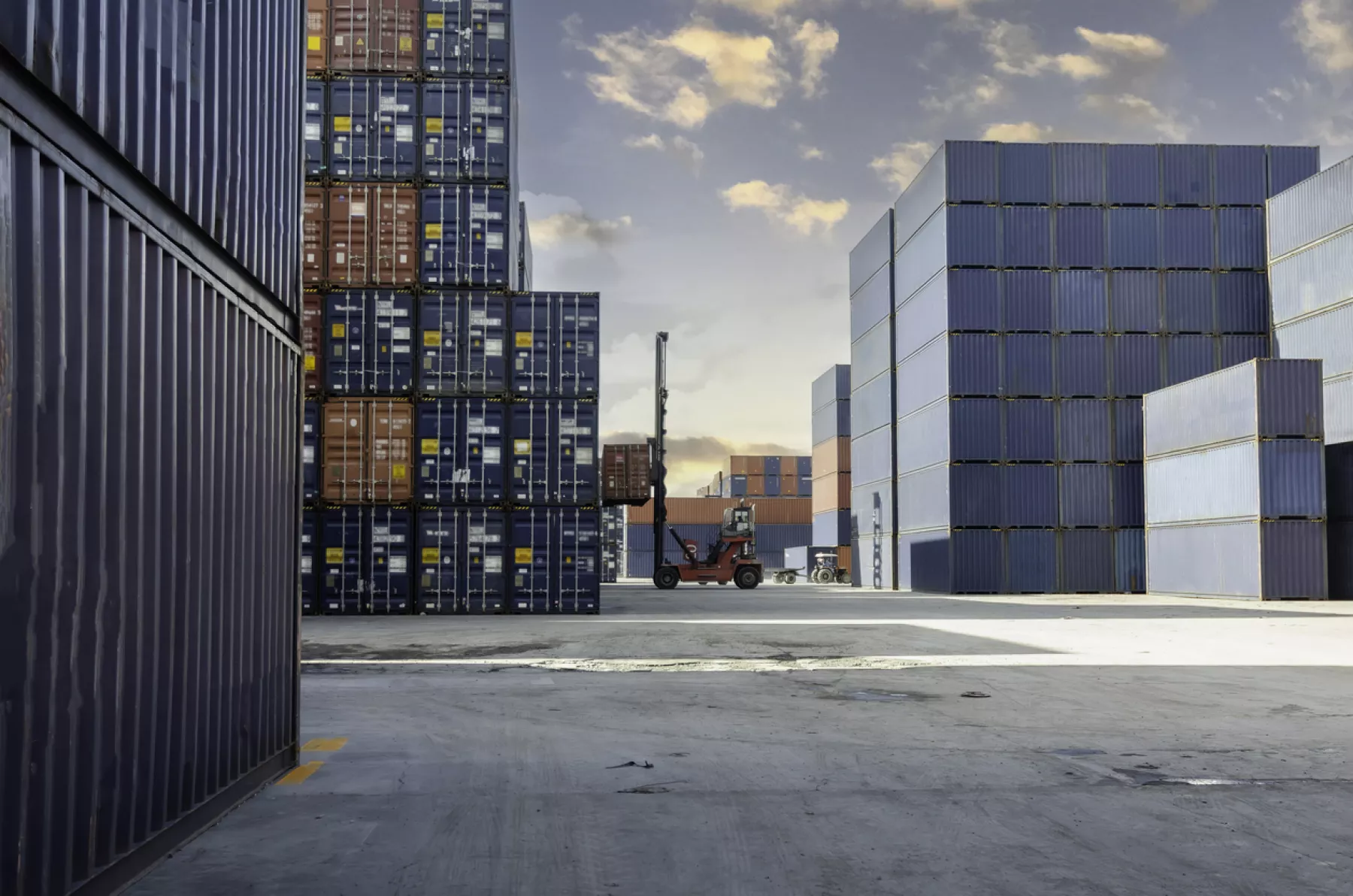 La columna vertebral de la distribución mexicana pierde fuerza y los transportistas ya hablan de recortes y flota detenida