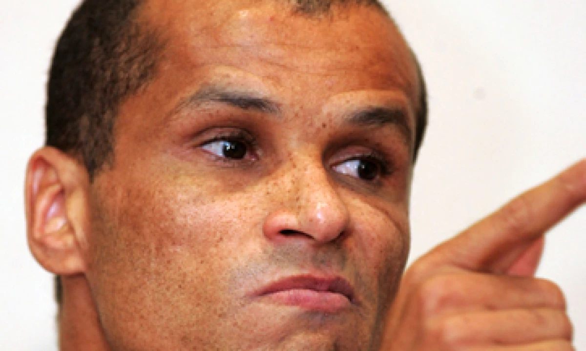 La declaración de Rivaldo se une al apoyo que expresaron este martes los jugadores de la selección brasileña. (Foto: AP)