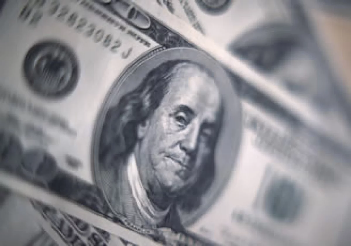 En ventanillas de bancos y casas de cambio, el peso operaba en 11.73 por dólar a la compra y en 12.13 por dólar a la venta. (Foto: Photos to go)