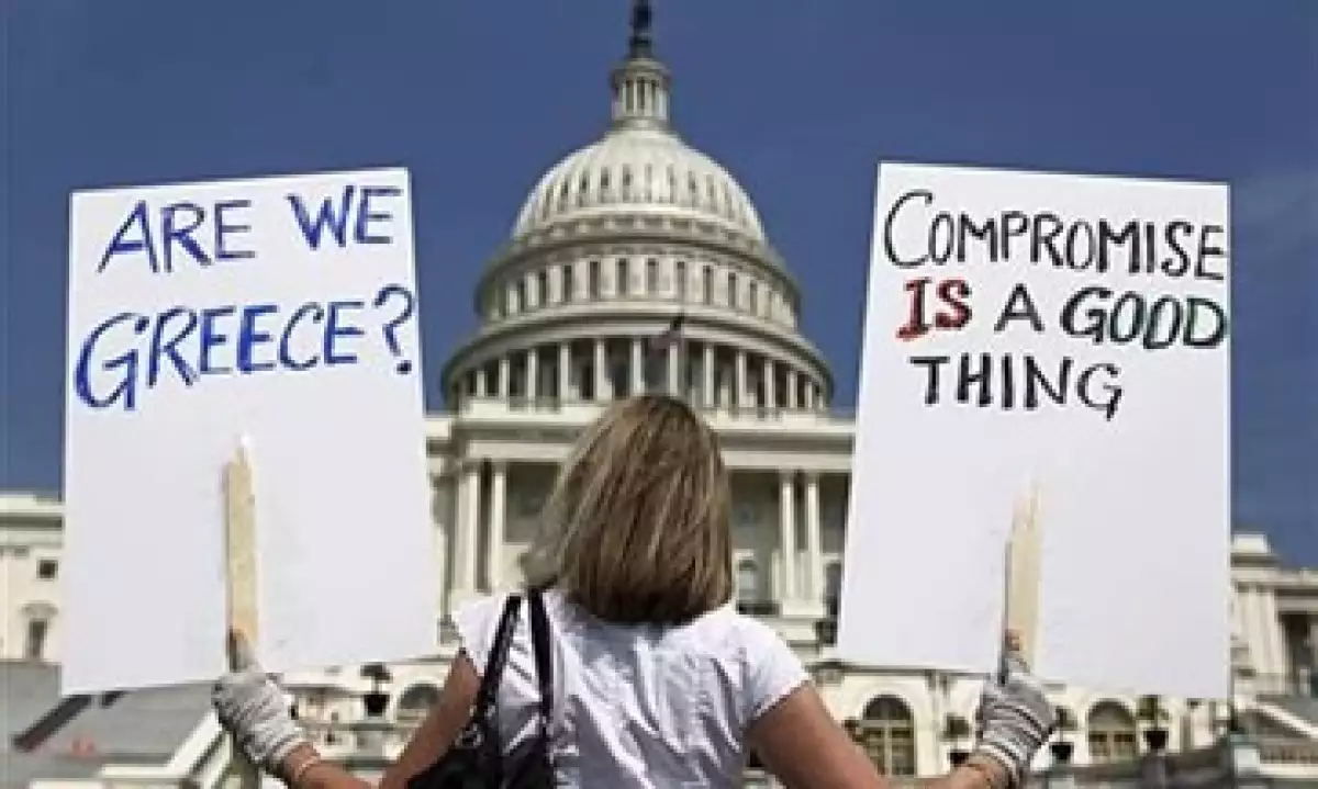 Obama y los legisladores trabajan aún en un plan para elevar el límite de deuda del Gobierno de EU. (Foto: Reuters)