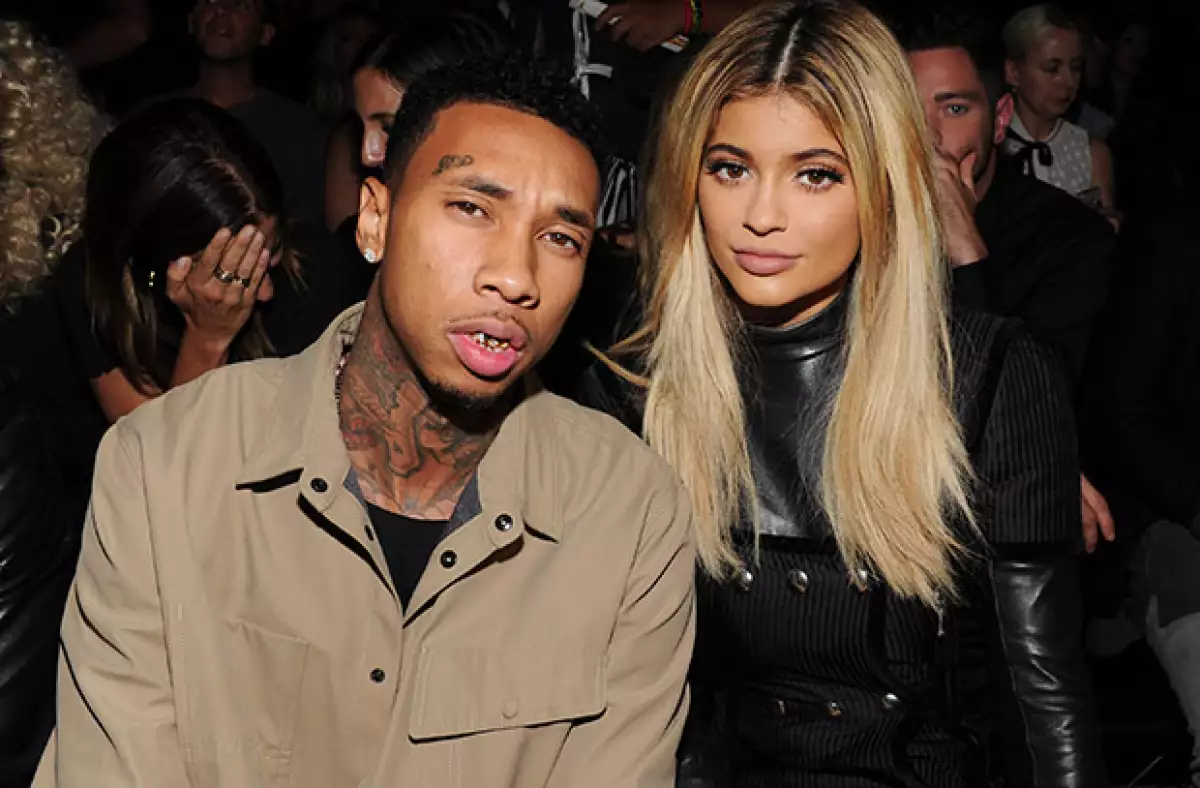 La estrella de reality sorprendió a su novio con un espectacular Bentley.