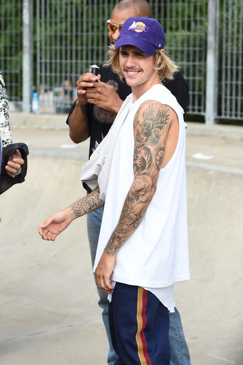 Justin Bieber alerta a sus fans