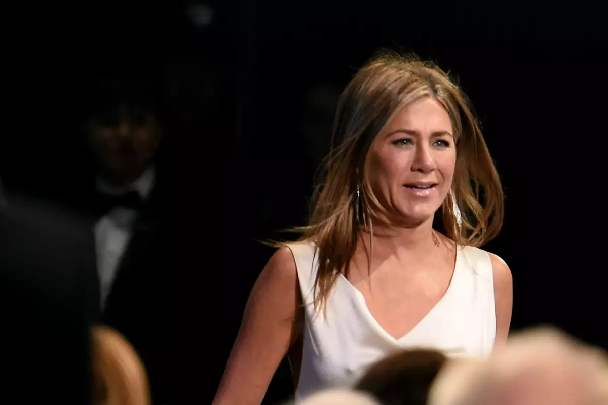 JENNIFER-ANISTON.jpg