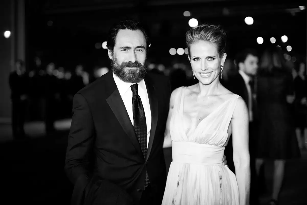 Stefanie Sherk y Demian Bichir