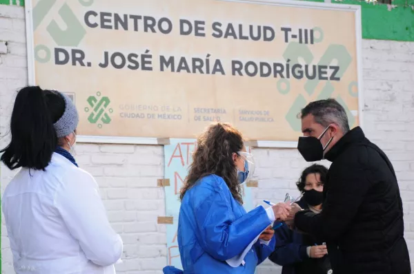 Habrá vacunación covid en todas las unidades de salud de la CDMX