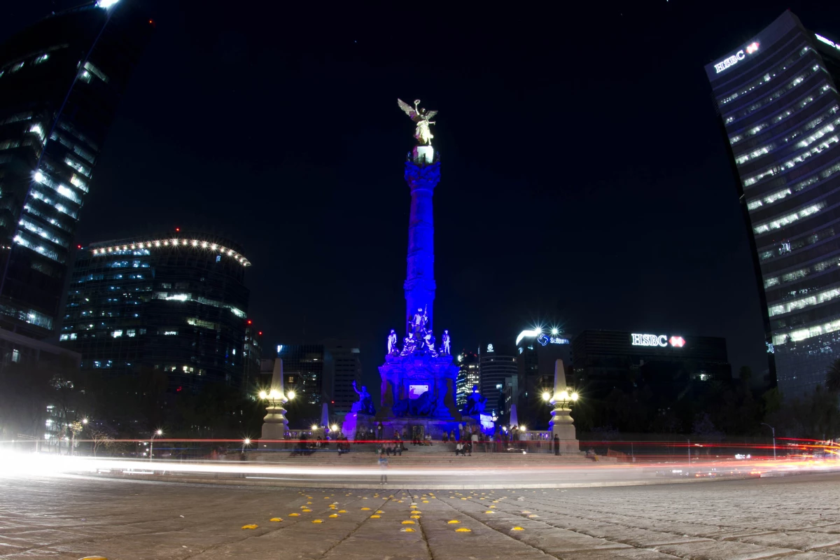 México ocupa el último lugar de la OCDE en el número de adultos que han terminada la educación media superior.