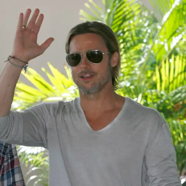 El guapo actor Brad Pitt trabajó un tiempo como chofer y después de botarga de El Pollo Loco para pagarse sus clases de teatro.