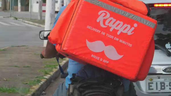 Repartidores de app ya no podrán "dobletear" con pedidos de Uber y DiDi