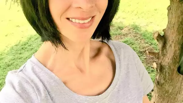 La conductora se preocupa por la situación vial de la Ciudad de México y se une a los personajes que integran Comunidad Vial MX, un movimiento que busca lograr una mejor sociedad.