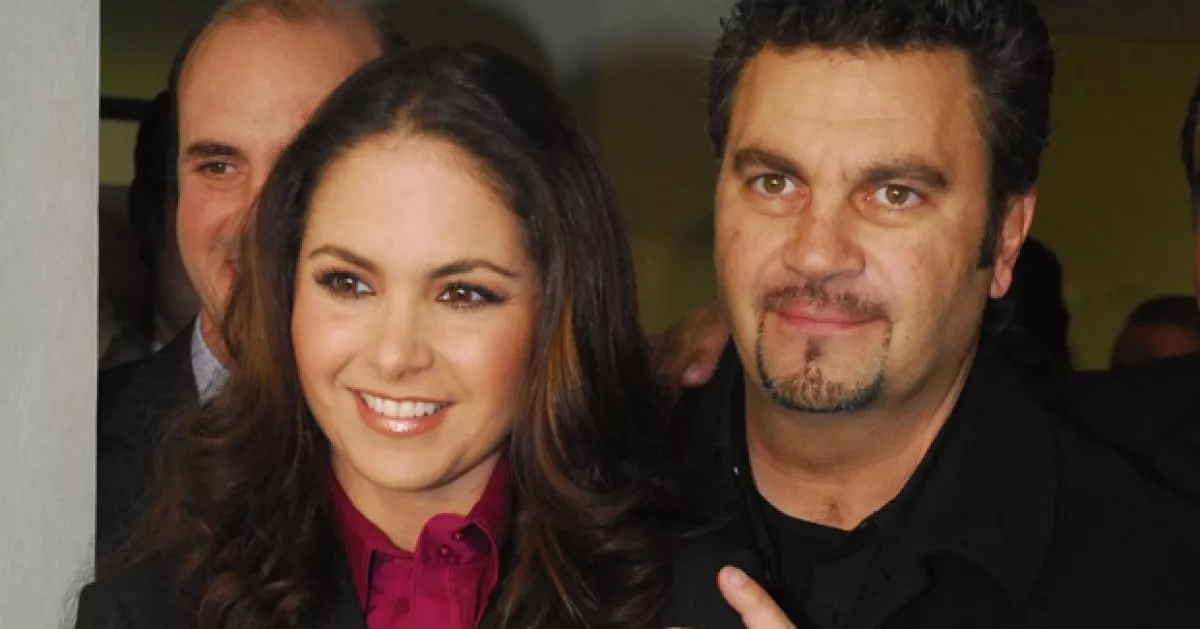 A lucero le han inventado romances y a Manuel una hija fuera del matrimonio.