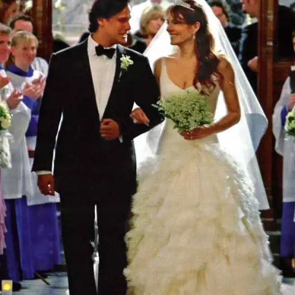 La actriz Elizabeth Hurley eligió uno muy elegante de lirios del valle para su boda en el 2007.