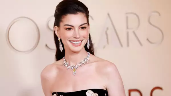 anne hathaway joyeria oscars