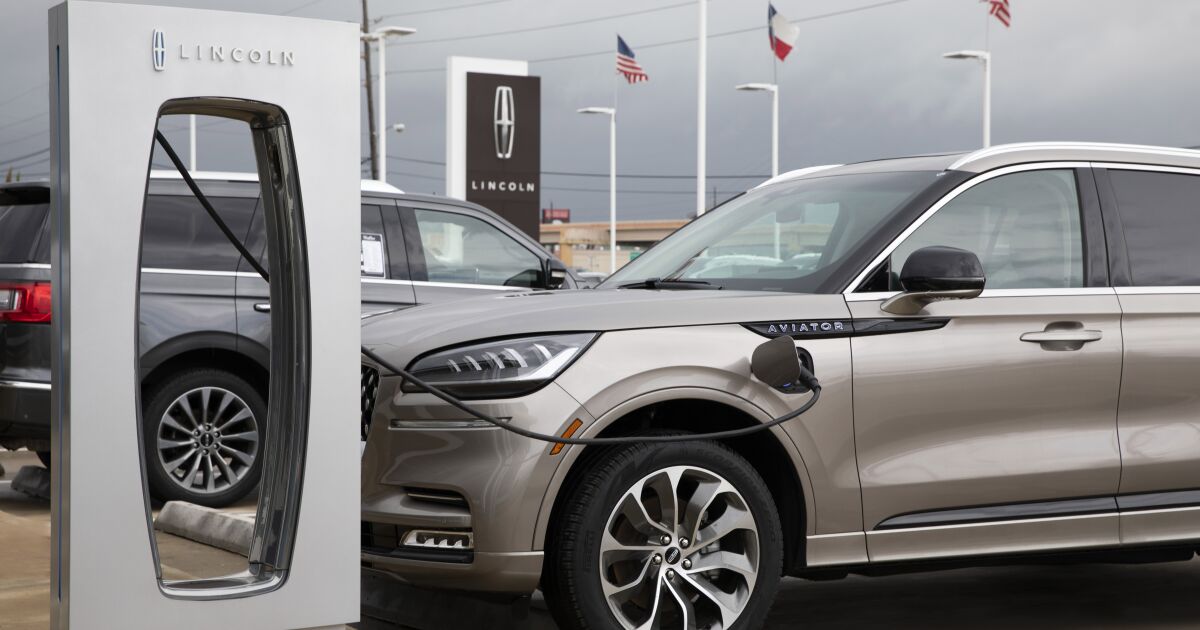 Lincoln lanzará su primer SUV eléctrico en febrero con tecnología de Ford