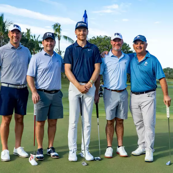 Mike Trigg, Pierce Angel, Tom Gueant, Tom Angel y Carl Emberson.jpg