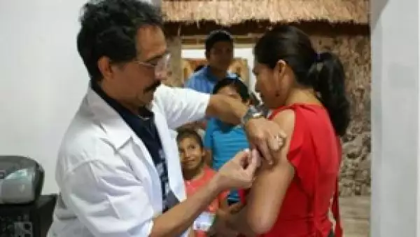 Gracias a su labor altruista de Paula Cusi, la antigua hacienda de Kopomá recibió de manera gratuita la vacuna contra la influenza humana A H1N1.