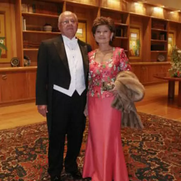 Ana Corona, Alberto Corona