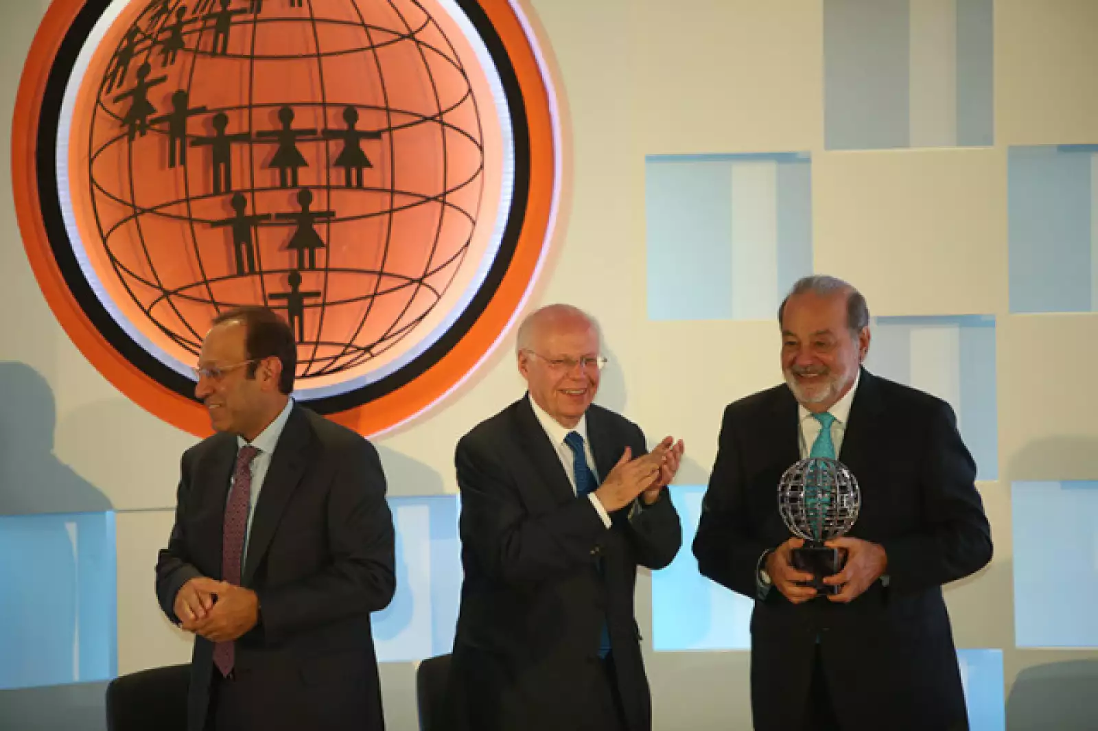 Marco Antonio Slim, José Narro y Carlos Slim