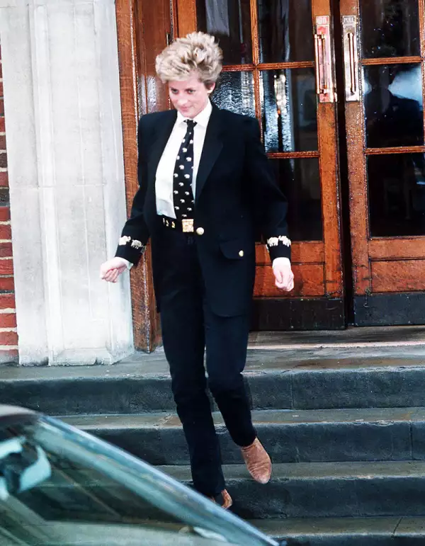 PRINCESS DIANA LEAVING ST MARYS HOSPITAL, PADDINGTON, LONDON, BRITAIN - 1994