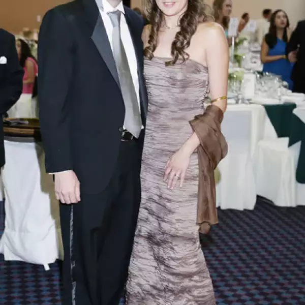 Luis Sierra,Jennifer Solís