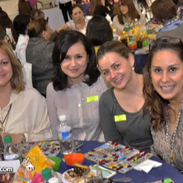 Lucía Bueno, Alexa Pineda, Mery Lozano y Rosa Alicia Pérez de Maldonado