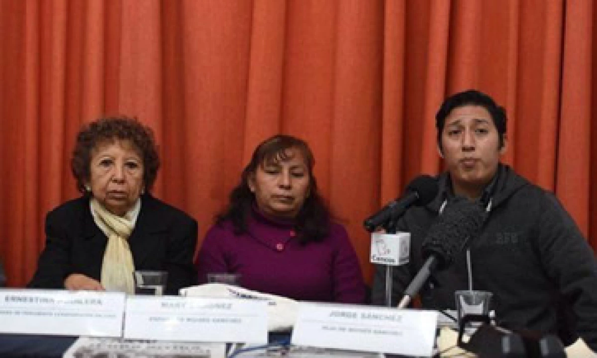 A la presentación del reporte acudieron familiares de los comunicadores desaparecidos. (Foto: Twitter/@Cencos)