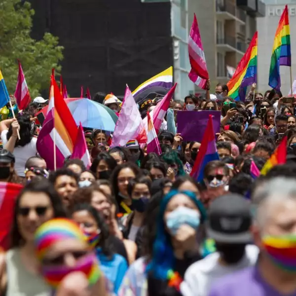Miles de mujeres convocaron a la "Marcha Lencha", en la que protestaron por la diversidad sexual