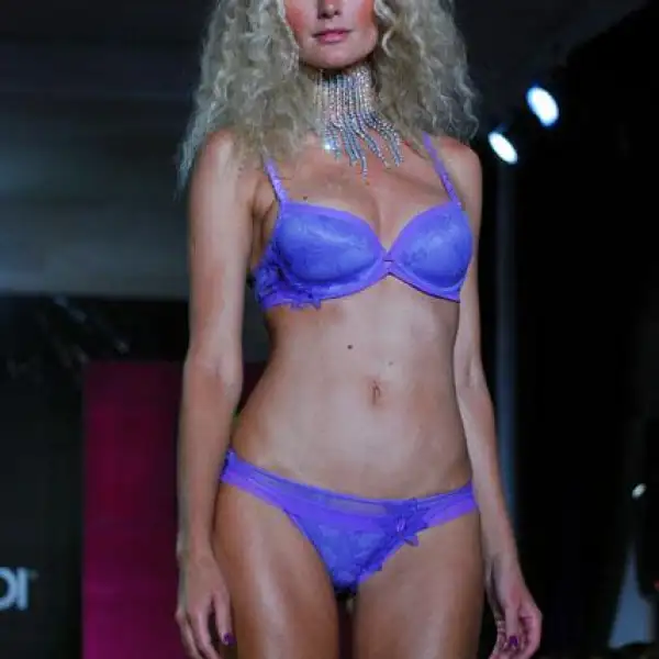 PASARELA LENCERIA LIVERPOOL