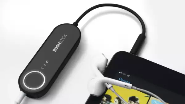 El dispositivo Boomstick promete mejorar la nitidez del audio de cualquier auricular.