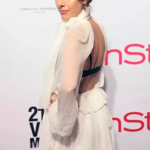 Ceci Suárez en Nina Ricci, aretes H.Stern y anillos LFR Designs.