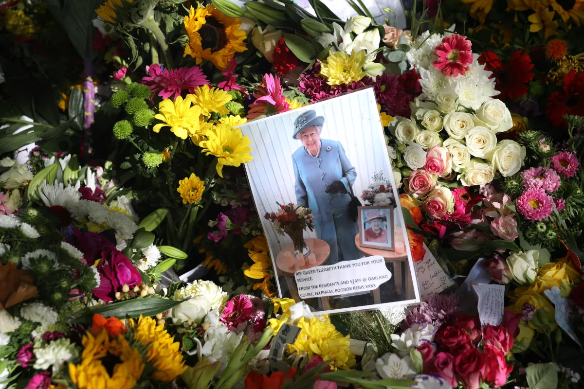 Floral Tribute To Queen Elizabeth Ii At Green Park