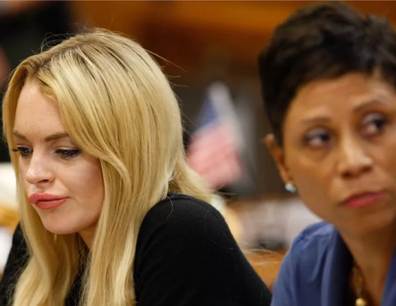 La actriz violó una orden judicial y consumió alcohol tras asistir a la entrega de los premios de cine MTV el mes pasado.