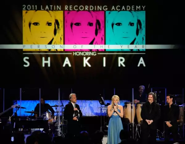 Durante el homenaje a Shakira todos se volvaron en aplausos.