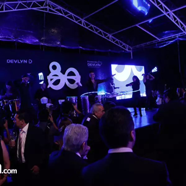 Aniversario 80 Devlyn