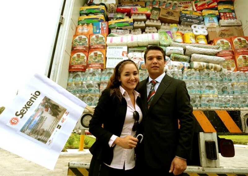 Los recién casados viajaron a Guerrero para entregar víveres a damnificados por las lluvias.