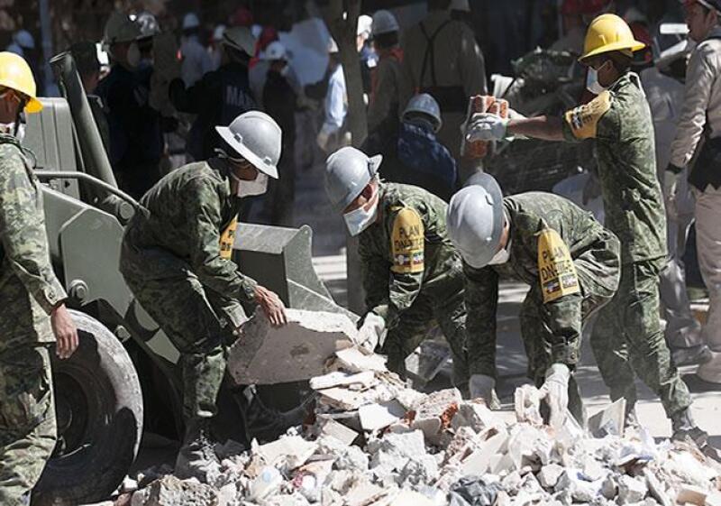 Pemex_escombros4