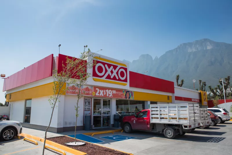 oxxo-modera-expansion-tiendas-mexico-2026