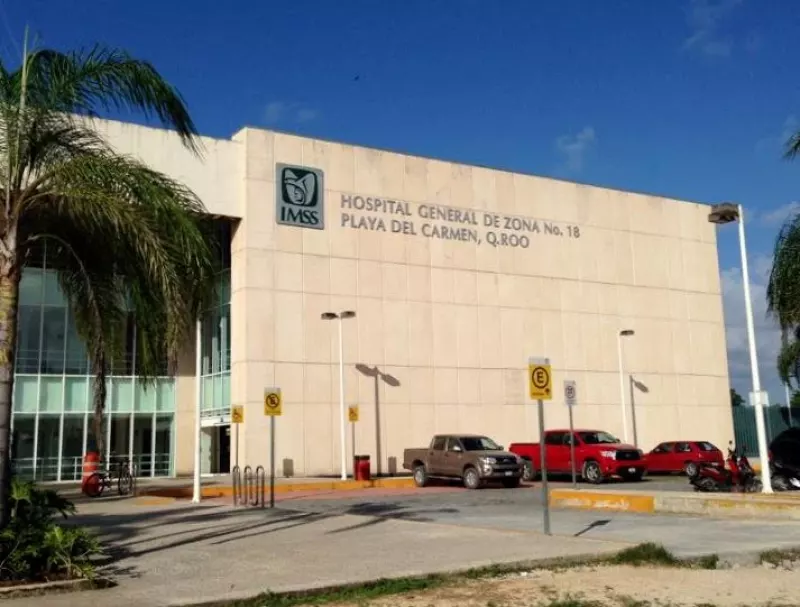 la niña Aitana muere prensada en elevador del IMSS en Quintana Roo, operado por Sitravem 