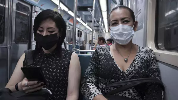 Uso de cubrebocas en el metro
