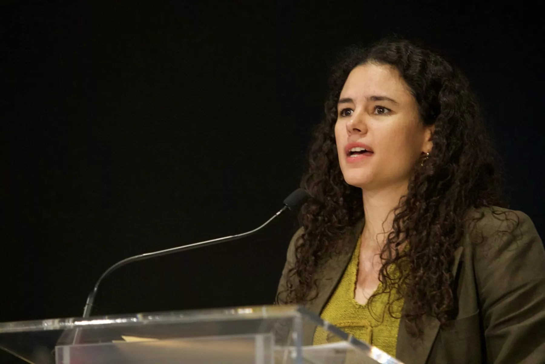 Biografía de Luisa María Alcalde, la titular de la Segob que aspira a dirigir Morena